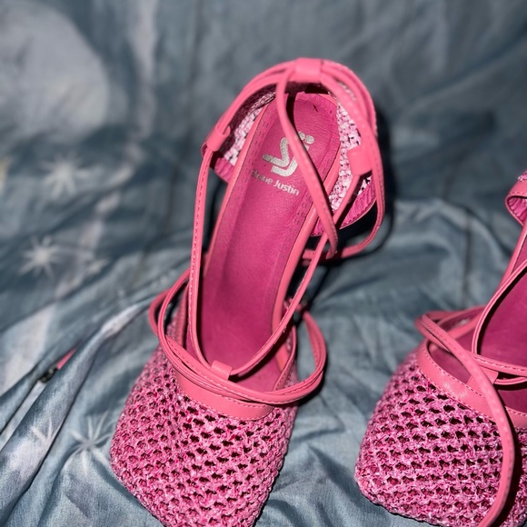 SHANE JUSTIN HEELS - Picture 1 of 6